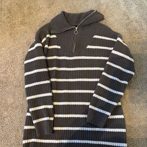 Derek Heart Tunic Length Sweater in Brown/Gray and White